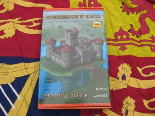 ZVE8512  MEDIEVAL STONE CASTLE